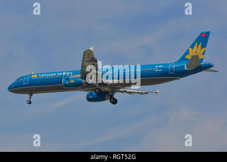 Saigon, Vietnam - Jan 26, 2019. Ein Airbus A321 Flugzeug der Vietnam Airlines Landung am Flughafen Tan Son Nhat (SGN). Stockfoto