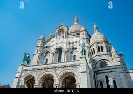 Nachmittag Außenansicht der Basilika der Heiligen Herzen von Paris, Frankreich Stockfoto