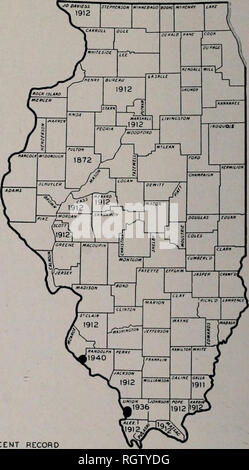 . Bulletin. Natural History; Natural History. 526 Illinois Natural History Survey Bulletin Vol. 22, Art. 7 1*^) 35 in Dii Seite. Kendall und Livingston Counties. Der Schriftsteller sah ein sehr alter Mann mit stark abgenutzte Zähne im Süden gefangen - ern Teil von Champaign Countv ungefähr 1930. Umfangreiche Erhebung und Beobachtung von Biologen und Spiel Spezialisten der Illi-nois Natural History Umfrage und durch nat-uralists der Universität von Illinois haben gezeigt, dass die dachse sind derzeit ex-Trem selten so weit südlich wie Champaign County. Zum Beispiel Koestner (1941/'), keine Erwähnung der badg gefunden Stockfoto