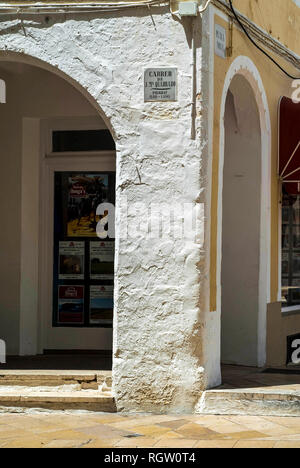 MENORCA - Mai 30: street sign in Ciutadella, Menorca, Mai, 30,2013. Stockfoto