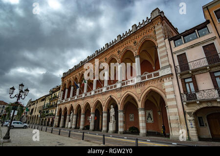 Die Amulea Amulea Lodge (Loggia) Blick von der Prato della Valle in Padua, Italien Stockfoto