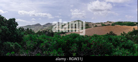 Entlang der Cami de Cavalls an der Küste zu Fuß in Menorca Insel. Stockfoto