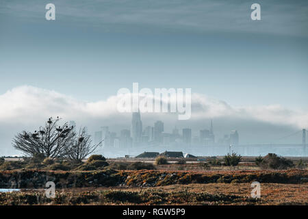 San Francisco Skyline von Alameda Punkt Stockfoto