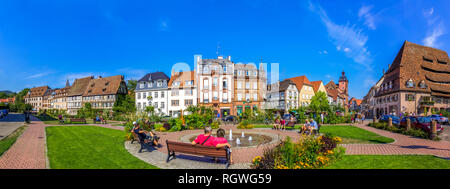 Markt in Weißenburg, Frankreich Stockfoto