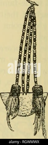 . Bulletin. Ethnologie. Abbildung 65.- Yuracare Artefakte, a, Anhänger der Frau von schwarzen Früchten und Red toucan Federn; b, Instrument für Blutvergießen; c, Ohrschmuck. (Jeweiligen ungefähre Größen: 3/5, 4/5, und 3/5.) (nach Nordenskiold, 1922, Abb. 34, 33, und 17.) geformte Feder Kronen; und schweren Ketten aus Samen, tier, vogel, Schnabel Zähne, Knochen, Muttern und anderen Objekten. Beim Tanzen, Mädchen und Jungen angefügte Büschel von Federn, Streicher von Käfer Flügel oder kleine Glocken auf ihre Schultern. Die chimane trug Kopfbedeckungen aus die Schwanzfedern der Oderunterbrechung-dula (Osfinops decumanus). Wome Stockfoto