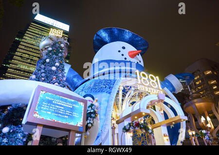 Hongkong - ca. November 2016: Weihnachtsschmuck im Heritage 1881. Stockfoto