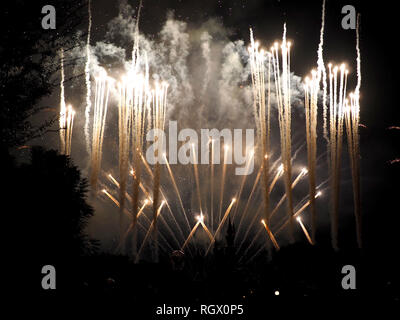 Disney Feuerwerk bei Nacht, Disneyland, CA, USA Stockfoto