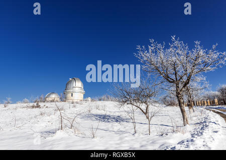 Shamakhi astrologische Sternwarte im Winter Stockfoto