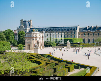 Paris, 7. MAI: Am Morgen einen wunderschönen Blick auf den Arc de Triomphe du Carrousel in Paris am 7. Mai 2018 in Paris, Frankreich Stockfoto