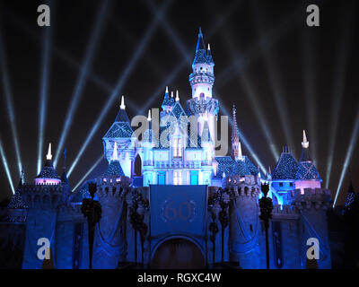 Disney Feuerwerk bei Nacht, Disneyland, CA, USA Stockfoto