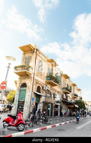 Die Altstadt von Jaffa, Tel Aviv, Israel - 23 Dezember, 2018: eine hübsche, kleine Ecke alte Gebäude in den berühmten Flohmarkt in der Altstadt von Jaffa, Tel Aviv, Israel Stockfoto