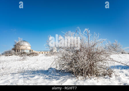 Shamakhi astrologische Sternwarte im Winter Stockfoto