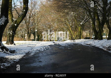 30/01/19 Edgeside Park, Waterfoot, Rossendale nach einer Nacht der Schnee fallen. Stockfoto