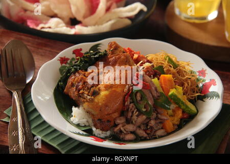 Nasi Rames Medan, der Malaiischen Reis essen von Medan, North Sumatra Stockfoto