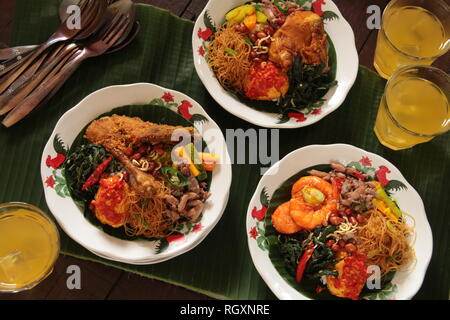 Nasi Rames Medan, der Malaiischen Reis essen von Medan, North Sumatra Stockfoto