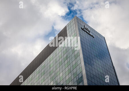 MONTREAL, KANADA - 7 November, 2018: CHUM logo, vor einer ihrer wichtigsten Gebäude in Montreal. Auch "Centre Hospitalier de l'Universite De Stockfoto