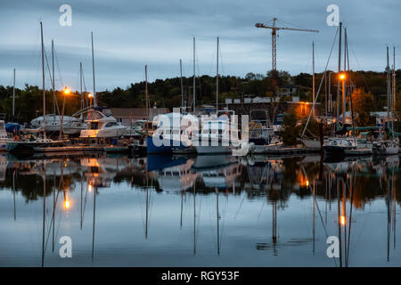 Armdale, Halifax, Nova Scotia, Kanada - Oktober 7, 2018: Armdale Yacht Club bei einem Sonnenaufgang. Stockfoto