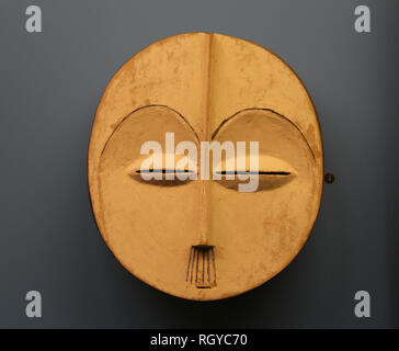 Maske, Kwele Menschen. West Afrika. American Museum of Natural History. New York. Vereinigten Staaten.. Stockfoto