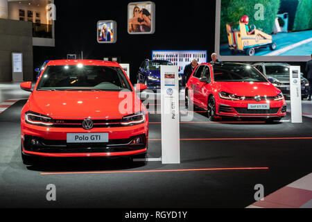 Brüssel - Jan 18, 2019: neue Volkswagen Polo GTI und Volkswagen Golf GTI TCR Autos präsentiert an der 97th Brüsseler Motor Show 2019 Autosalon. Stockfoto