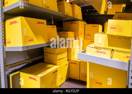 Brüssel - Jan 18, 2019: DHL Lieferung van präsentiert an der 97th Brüsseler Motor Show 2019 Autosalon. Stockfoto