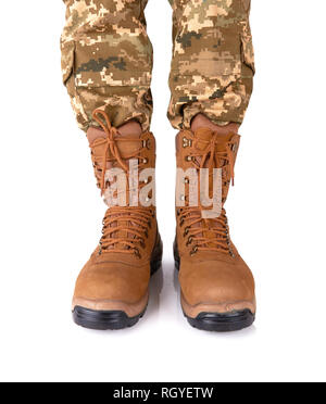 Soldat der Beine in Army Stiefel in einem Wald Stockfoto Soldat der Beine in Army Stiefel in einem Wald Stockfoto