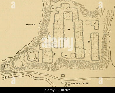 . Bulletin. Ethnologie. 50 PRÄSIDIUM DER AMERIKANISCHEN ETHNOLOGIE [Stier. 32 30 Meter breit und 150 Meter in der Länge, und in den Plätzen sechs Fuß in der Höhe, presentmg Zeichen im Wesentlichen identisch mit denen der zentralen Struktur. Im Raum zwischen zwei Clustern ist eine dritte runde Vertiefung, die in der Größe mit den zuvor erwähnten. Höhere uj) die abfallenden Terrasse am nördlichen Rand ist eine kleine Ruine Masse, c, sehr stark reduziert. Im Süden, in die Ecke von kürzeren Flügel des Hauptgebäudes, durch ein Leerzeichen getrennt, ca. 10 Meter breite, ist eine vierte Ruine Masse, d, ungefähr 40 Fuß in wi Stockfoto