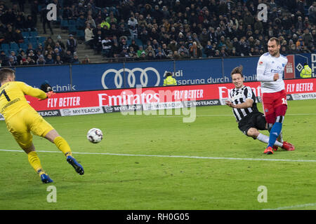 Hamburg, Deutschland. 30 Jan, 2019. Pierre-Michel Lasogga (rechts, HH) schießt das Ziel es 1-0 für HSV Hamburg Hamburg Hamburg, Aktion, Fußball 2. Fussballbundesliga, 19. Spieltag machen, HSV Hamburg Hamburg Hamburg (HH) - SV Sandhausen (SH) 2:1, am 01/30/2019 in Hamburg/Deutschland. € | Nutzung der weltweiten Kredit: dpa/Alamy leben Nachrichten Stockfoto