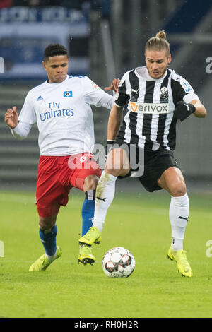 Hamburg, Deutschland. 30 Jan, 2019., HU) vs. Rurik GISLASON (SH), Aktion, Duellen, Portrait, Fußball 2. 1. Fussballbundesliga, 19. Spieltag, Hamburg Hamburg Hamburg (HH) - SV Sandhausen (SH) 2-1, am 01/30/2019 in Hamburg/Deutschland. € | Nutzung der weltweiten Kredit: dpa/Alamy leben Nachrichten Stockfoto