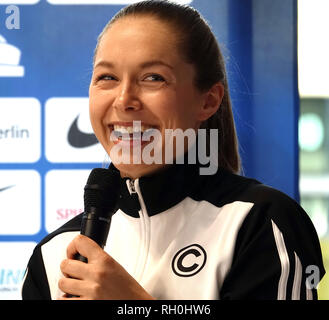 31 Januar 2019, Berlin: Gina Lückenkemper, Deutscher sprinter, spricht auf der Pressekonferenz für den "istaf Indoor' am 1.Februar in Berlin. Foto: Sven Braun/dpa Stockfoto