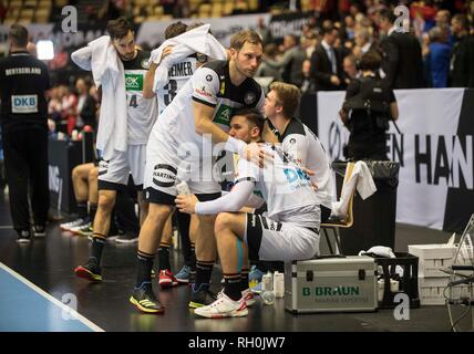 Steffen WEINHOLD (GER) Fabian umfangreiches r., das Deutsche SPiel sitzen auf der Bank nach dem SPiel enttäuscht. (GER). Den dritten Platz, Deutschland (GER) - Frankreich (FRA) 25:26, 27/01/2019 in Herning/Dänemark Handball WM 2019, vom 10.01. - 27.01.2019 in Deutschland/Dänemark. | Verwendung weltweit Stockfoto