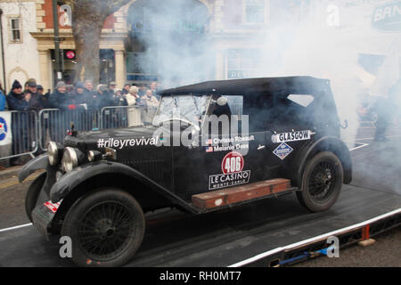 Banbury, Oxfordshire, UK. 31. Januar, 2019. Chrisso Rheault Fahrer und Navagator Melanie dees im Jahre 1931 Riley 9 Credit: MELVIN GRÜN/Alamy leben Nachrichten Stockfoto