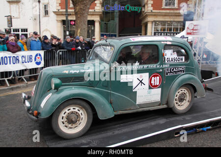 Banbury, Oxfordshire, UK. 31. Januar, 2019. Der Fliegende Schildkröte mit Ian Glas und Nick Stationen in Ihren 1953 Ford 103 beliebte Credit: MELVIN GRÜN/Alamy leben Nachrichten Stockfoto