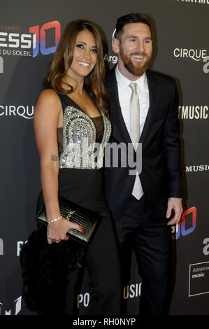 Barcelona, Spanien. 31.Januar 2019. Leo Messi und seine Frau Antonella Roccuzzo posieren in den Photocall, auf seinem Weg durch den roten Teppich der Welt Präsentation Partei in Barcelona Der neue Cirque du Soleil Show von Leo Messi bei de Barcelona Football Club inspiriert. Credit: fototext/Alamy leben Nachrichten Stockfoto