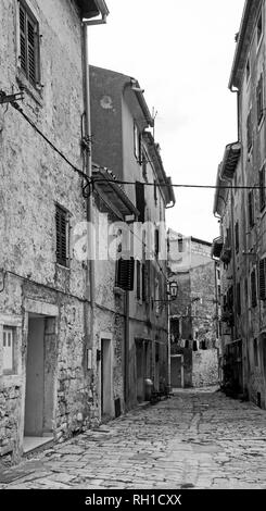 Gebäude im historischen Dorf Vodnjan (dignano) in Istrien, Kroatien Stockfoto