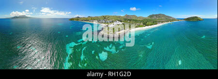 Antenne Panoramablick von Christopher Hafen und das Karibische Meer, St. Kitts, in der Nähe des Park Hyatt Hotel und Reggae Beach Stockfoto