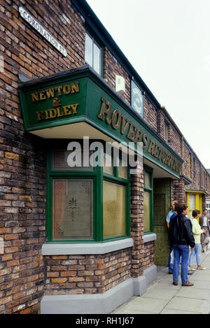 Coronation Street. Die ursprüngliche Granada Studios Tour, Manchester, England, UK. Ca. 1988 Stockfoto