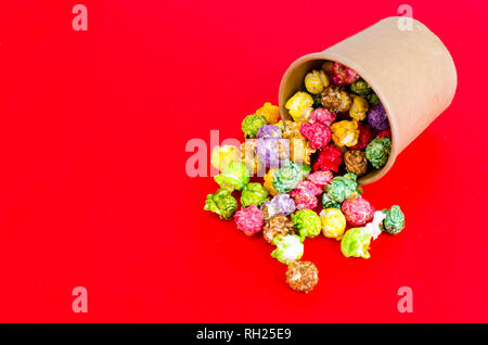 Weiß und verglaste Popcorn. Studio Foto Stockfoto