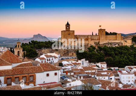 Altstadt und Zitadelle schloss. Monumentale Stadt Antequera, Provinz Malaga. Andalusien, Südspanien. Europa Stockfoto