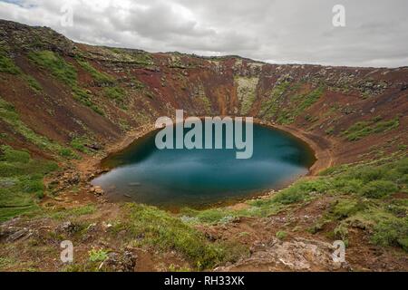 Kerid, vulkanische Kratersee im Bereich Grimsnes Südisland Stockfoto