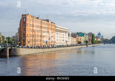 Sankt Petersburg, Russland - 9. September 2018: Malo-Kalinkin Brücke an der Ecke Sadovaya Street und Fontanka Stockfoto