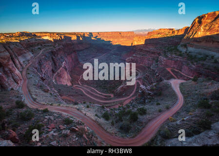 Shafer Canyon Overlook im Canyonlands National Park, Utah bei Sonnenuntergang Stockfoto