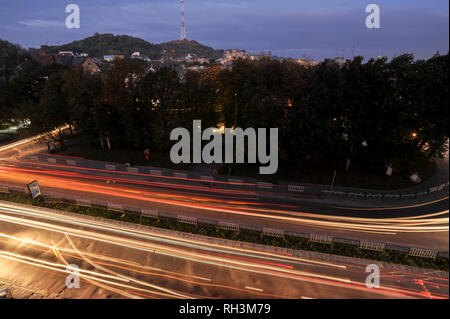 Chornovola viacheslava Ave, Lemberg Hohe Burg und Union von Lublin Damm in Lviv, Ukraine. Oktober 2008 © wojciech Strozyk/Alamy Stock Foto Stockfoto