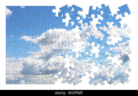 Klimaänderungen Konzept Bild mit einem bewölkten Himmel in Puzzle Form Stockfoto