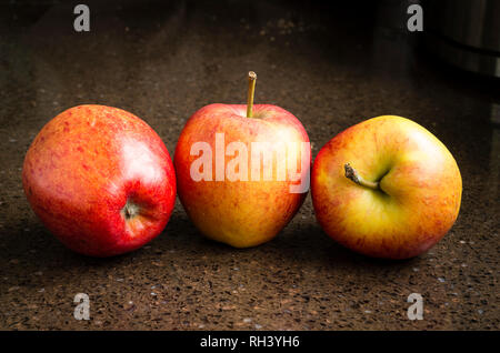 Beste britische Daliclass Äpfel bereit für den Verbrauch im Winter in Großbritannien Stockfoto
