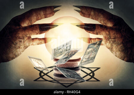 Crystal Ball und Teufel hand mit tarot Karten (der Tod) fallen auf dunklem Hintergrund. Stockfoto