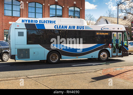 DAVIDSON, NC, USA -1/24/19: ein Charlotte Area Transit System Dorf Rider Bus. Stockfoto