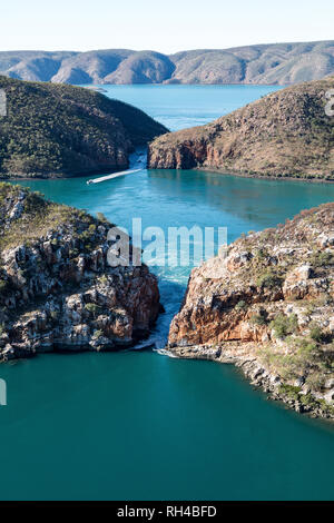 Horizontale fällt Luftaufnahme in der Kimberley, Western Australia, Australien Stockfoto