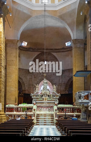 Alghero, Sardinien/Italien - 2018/08/07: das Innere der Kathedrale von Alghero Kirche, auch als Dom St. Maria, der Unbefleckten - Duomo di Alghero bekannt - Stockfoto