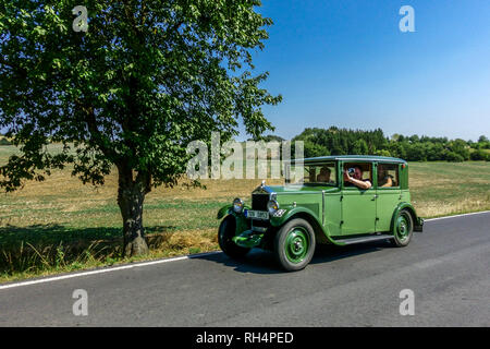 Mathis QM, 1929 Oldtimer laufen auf Landstraße, Tschechische Republik Stockfoto