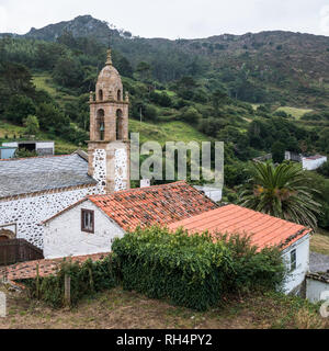 Kirche von San Andrés de Teixido, in der Nähe von Cedeira, Rias Altas, Galizien, Spanien Stockfoto